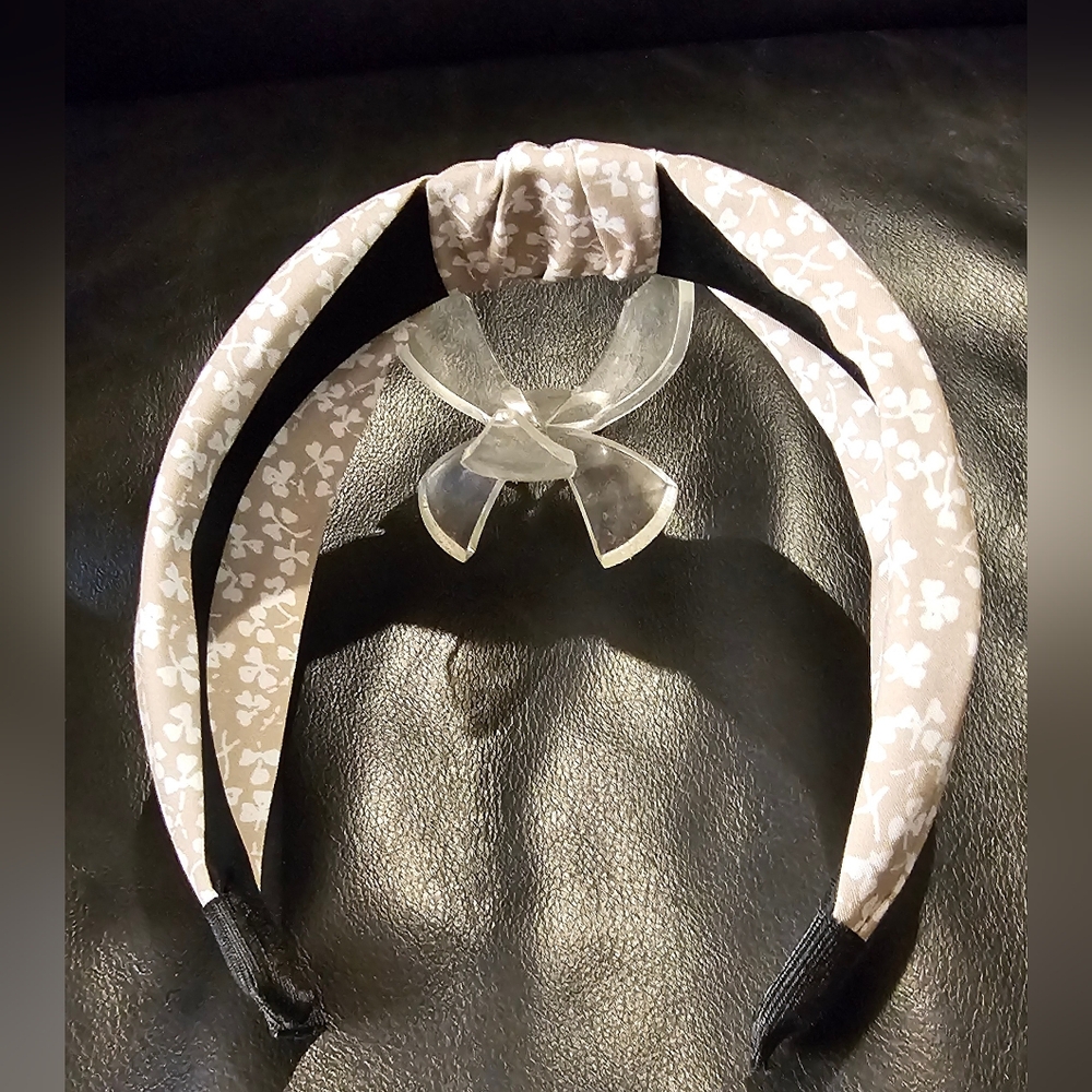 Set Of Three Knotted Headband Cream, Tan, and Tan & White Floral NWOT - Picture 5 of 11